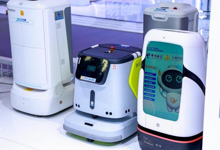 機器人互相'喊話'，燈光實現智能調優 | 智能機器人銷售新篇章